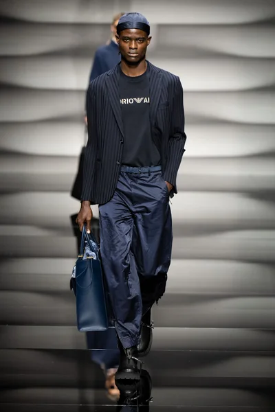 Look 15